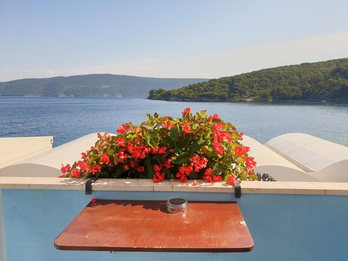 Sobe Mamalu Bed & Breakfast Valun Dış mekan fotoğraf